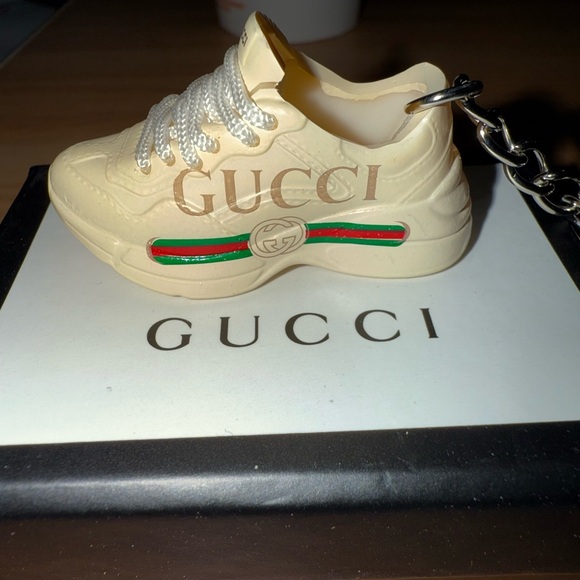 Mini 3D fashion sneaker Keychain - Picture 1 of 4
